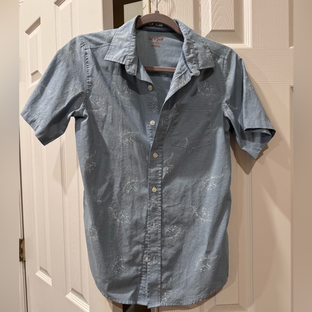 Light blue short sleeve button-down boys, 12 to 14 size with Stegosaurus print